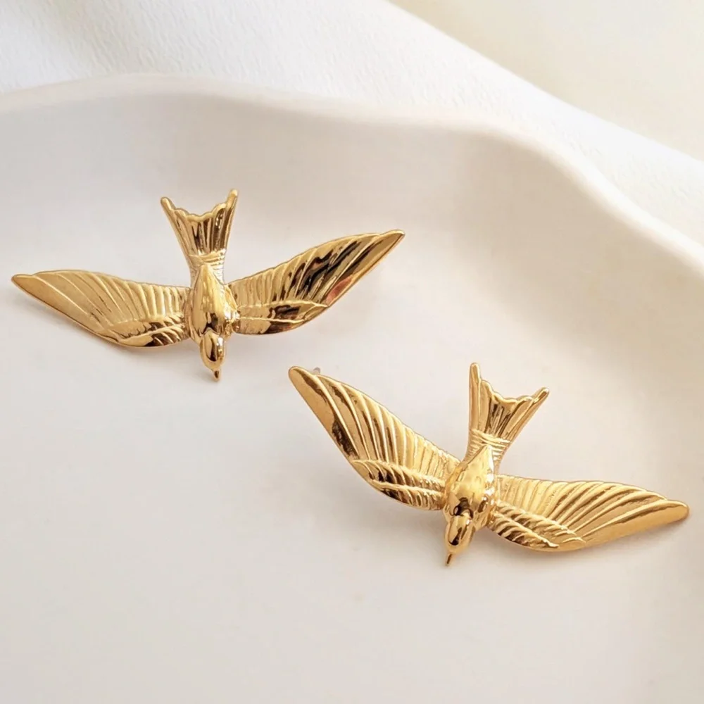 Gold large sparrow earrings
Stainless steel waterproof bird earrings studs - Picture 1 of 10